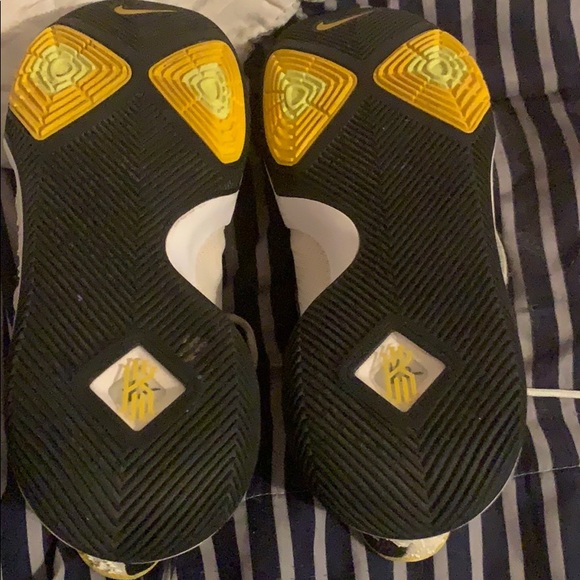 kyrie 3 - Picture 4 of 8